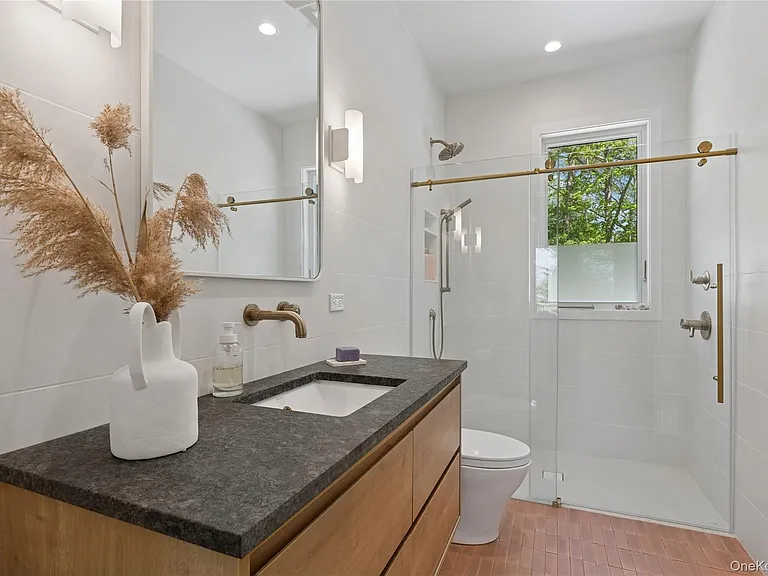 6710 Soundview Ave — Photo 18