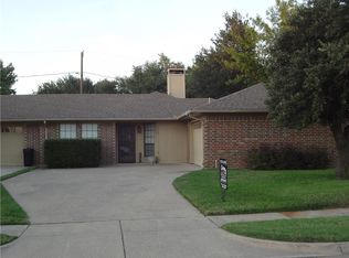 242 Mountainview Dr, Hurst, TX 76054