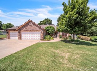 7903 S Juniper Pl, Broken Arrow, OK 74011