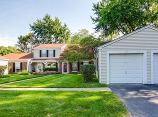 44 Silver Tree Cir, Cary, IL 60013