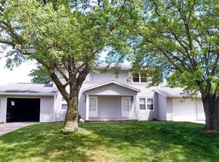3439 Hillandale Rd, Davenport, IA 52806