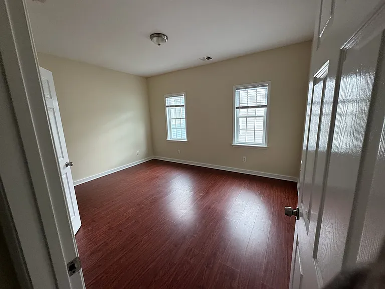 107 Hanover St #D — Photo 2