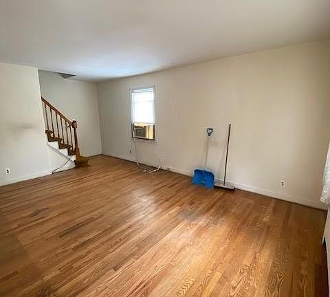 2nd image of 53 Florence St