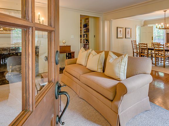 4th image of 4211 Belle Meade Cv