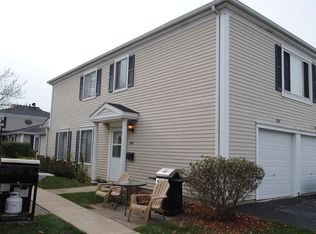 1337 Cove Dr #205-D, Prospect Heights, IL 60070