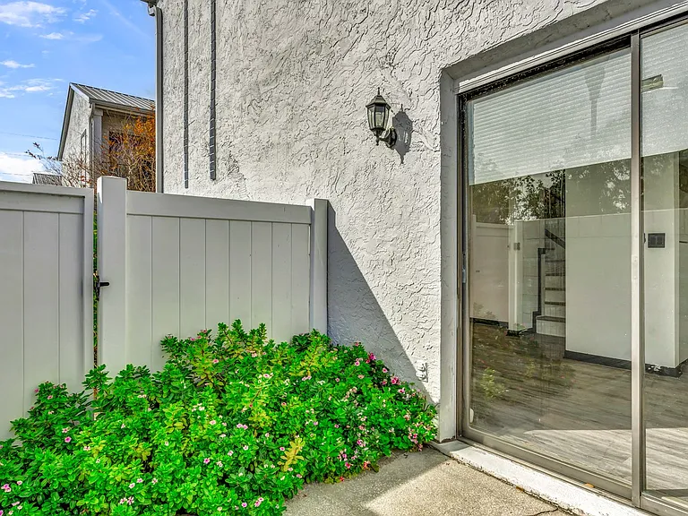 8800 Bardmoor Blvd #12 — Photo 32