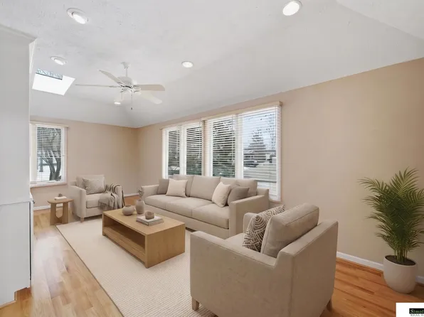6707 Flint Ridge Rd, Lincoln, NE 68506
