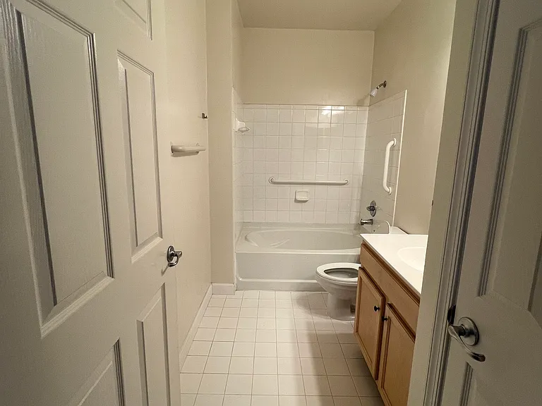3820 Lightfoot St #120 — Photo 9
