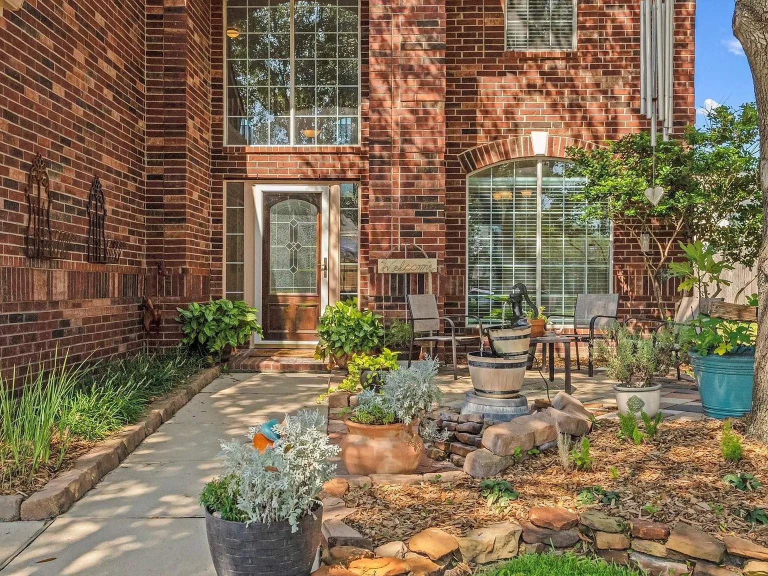 4 bed, 3.5 bath, 2756 sqft, $2,900 — Photo 3