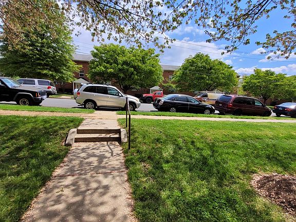2nd image of 2904 Peyton Randolph Dr APT 202