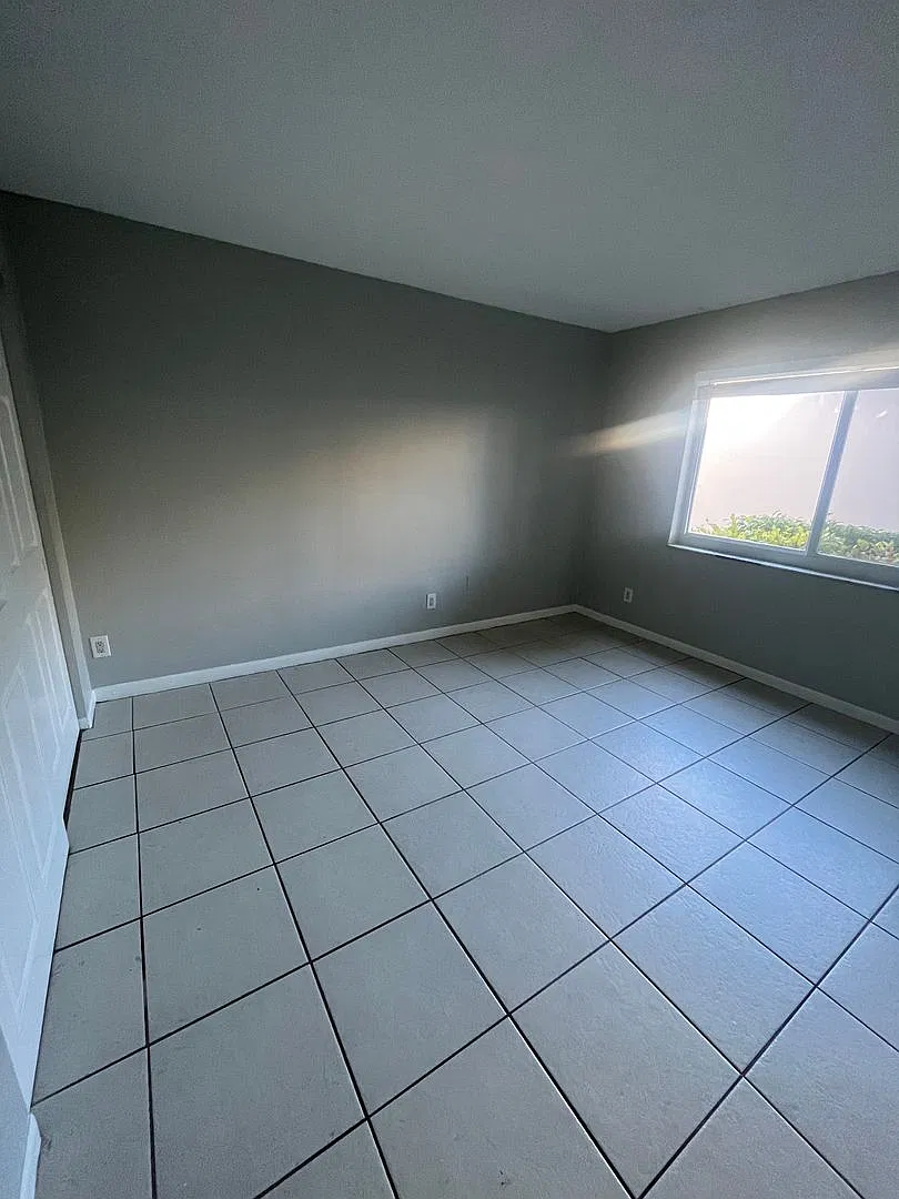 Camilia Manor — Photo 2