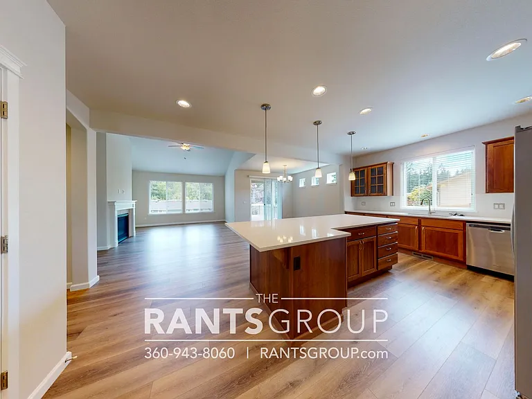 5212 Marian Dr NE — Photo 6