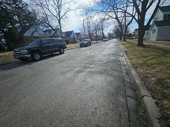 4th image of 2528 Clarke St