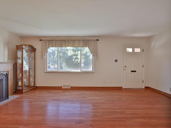 4th image of 96 Orchard Dr