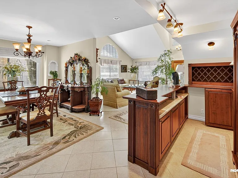 10317 Oak Ranch Ln — Photo 5