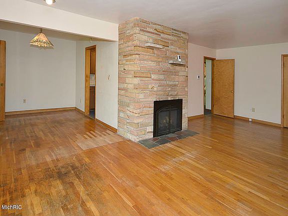 4th image of 229 Harper Creek Dr