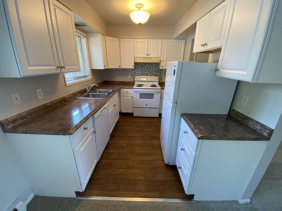 4th image of 2401-2453 SE Taylor St #2425