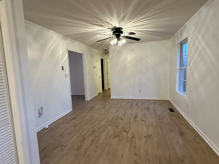 Dining area off the kitchen