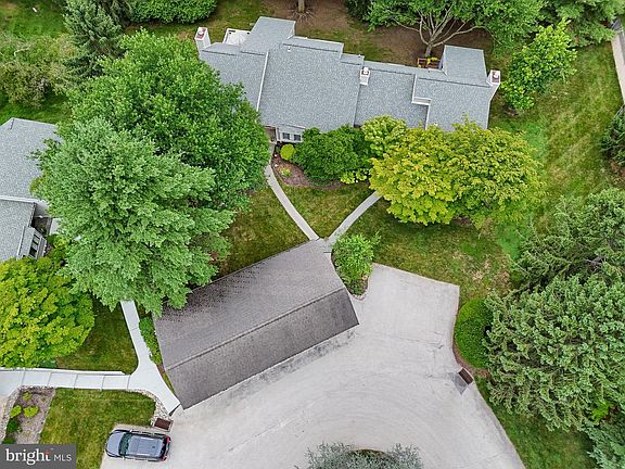 4th image of 727 Inverness Dr #727