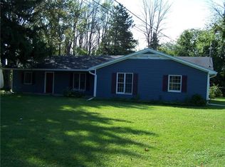 35 Midland Dr, Webster, NY 14580