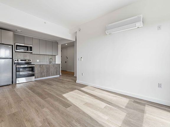 5th image of 172-02 Hillside Ave #7A