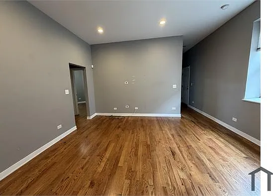 4710 S King Dr — Photo 13