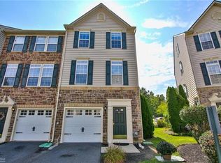 1642 Oakridge Ln, Hellertown, PA 18055