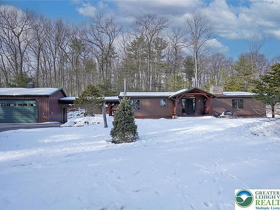 2nd image of 371 Green Tree Dr