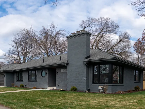 8900 Knox Ave, Skokie, IL 60076