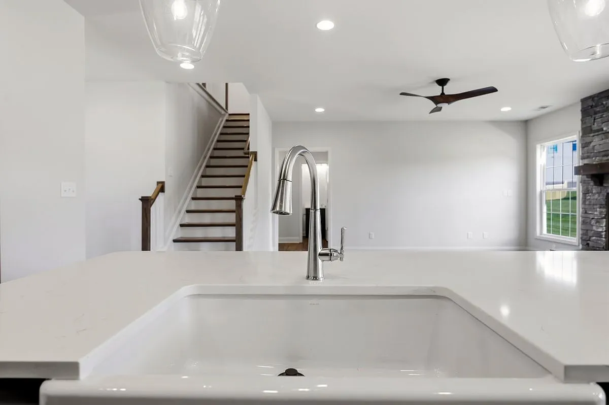4 bed, 3.0 bath, 2653 sqft, $3,300 — Photo 2
