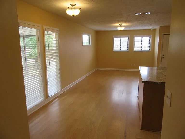 820 Premier Dr — Photo 22