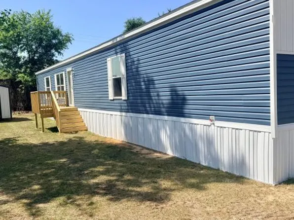111 Cardinal Ave, Raeford, NC 28376