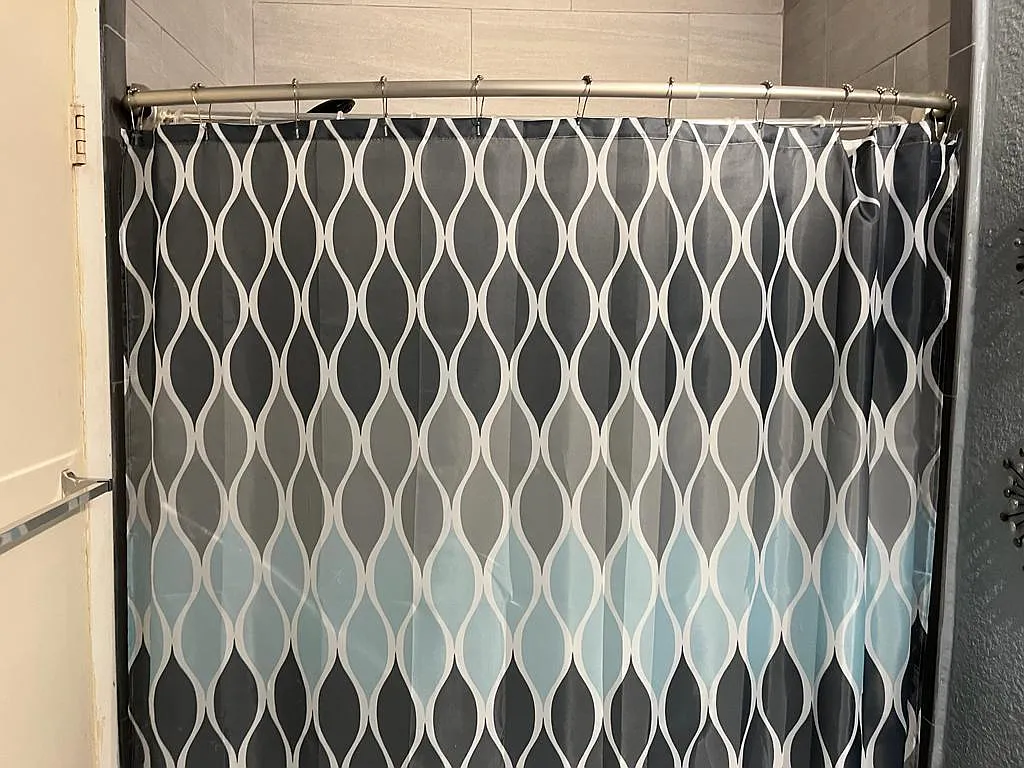 1 bed, $1,000 — Photo 1