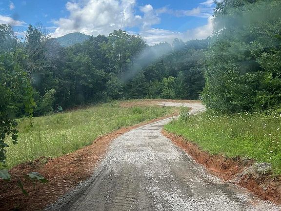 4th image of 37 Amber Ln
