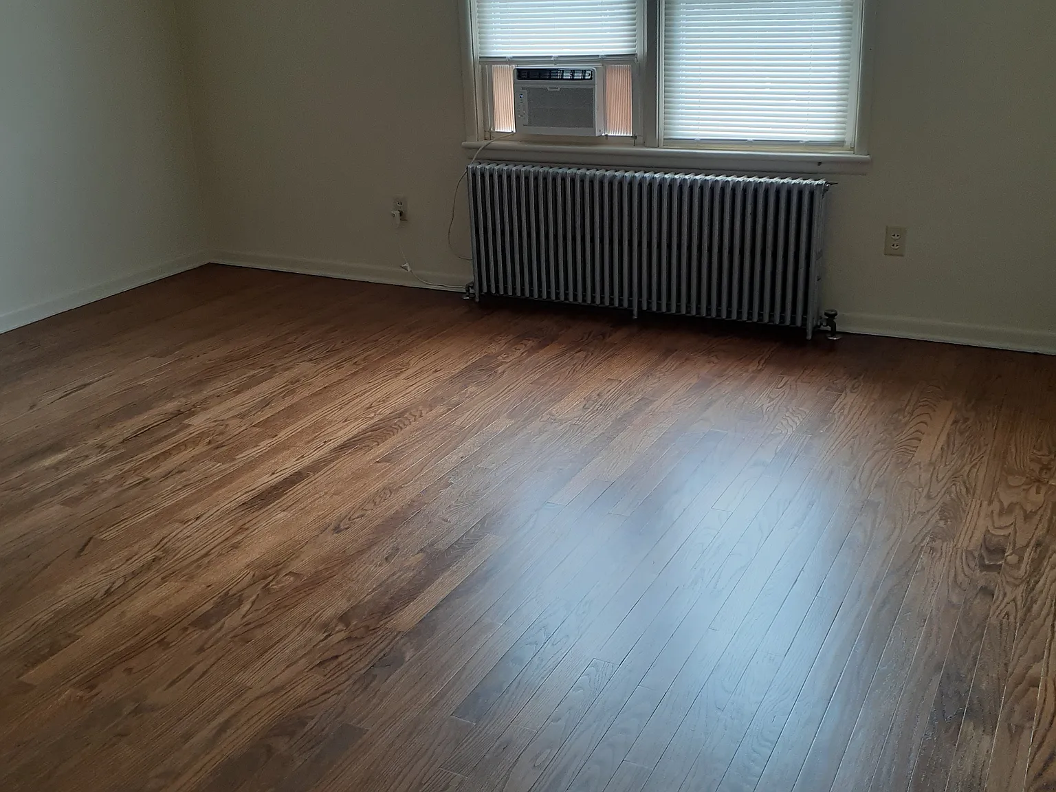 2 bed, 1000 sqft, $1,050 — Photo 4