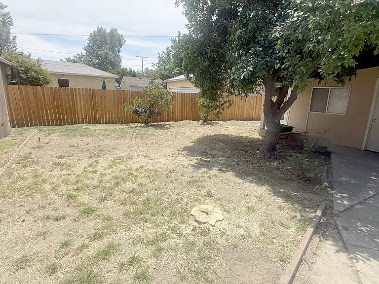 6243 Blucher Ave — Photo 28