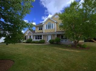31169 N Prairie Ridge Ct E, Libertyville, IL 60048