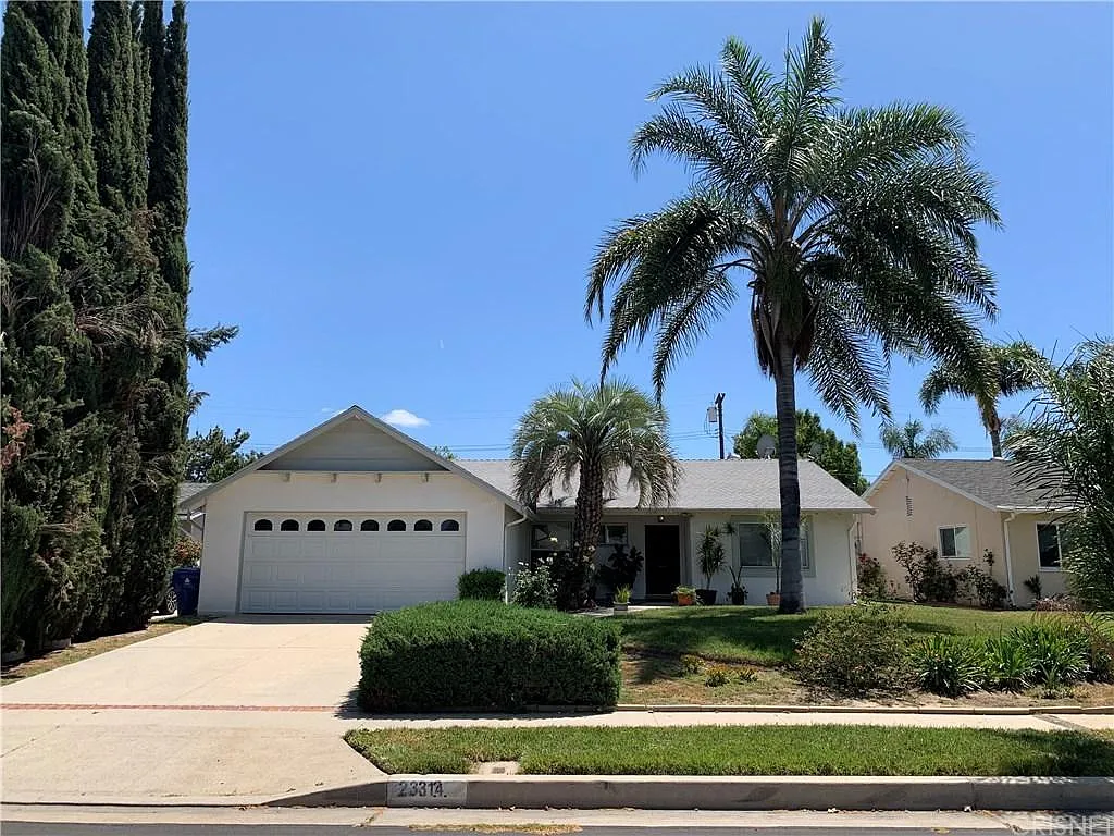 23314 Bassett St photo 1