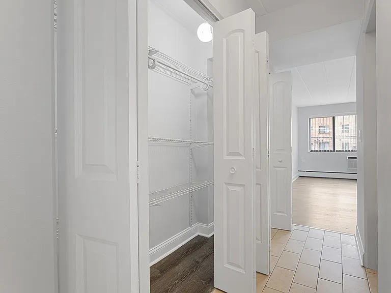 6012 N Kenmore Ave — Photo 10