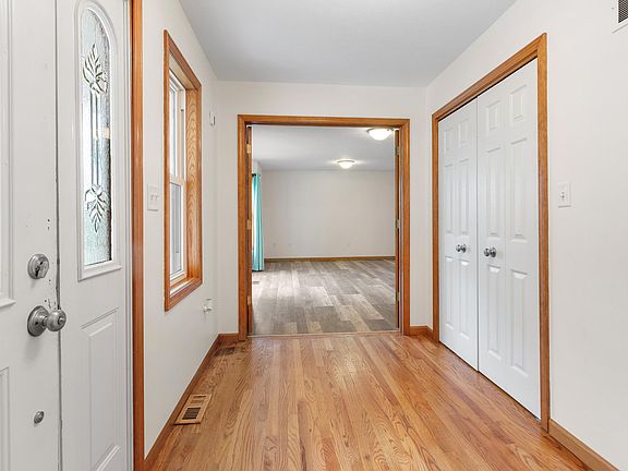 4th image of 1843 N Pine Ridge Dr
