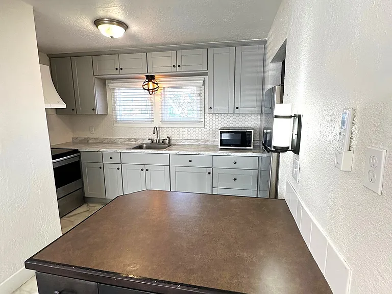 1521 Blaine St #3 — Photo 13