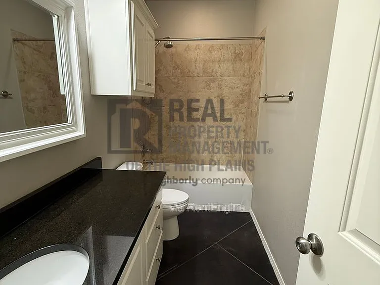 7620 Legacy Pkwy — Photo 11