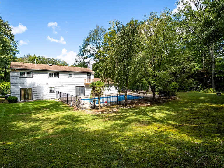 5 Beaver Brook Dr — Photo 19