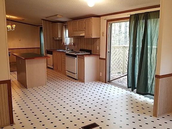 3rd image of 242 Beaver Creek Dr
