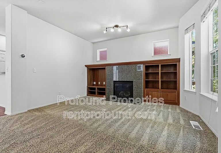 1140 SE Tamango St — Photo 3