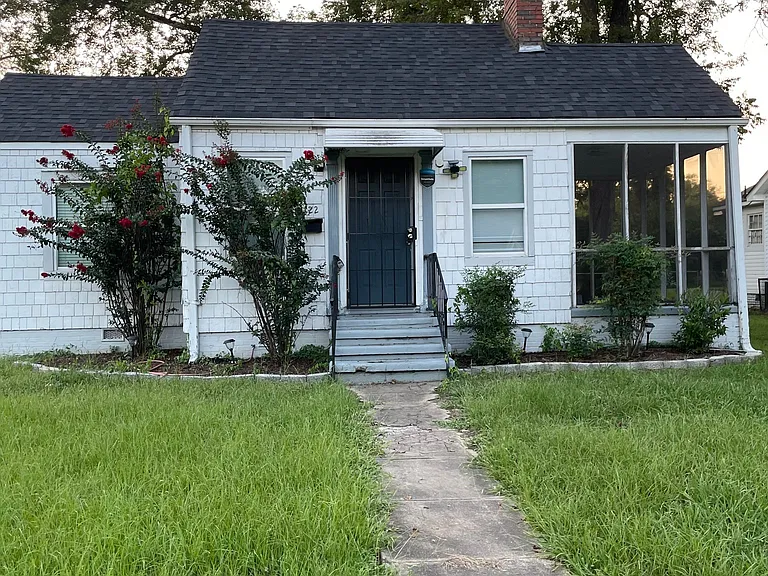 3122 Avenue G — Photo 2