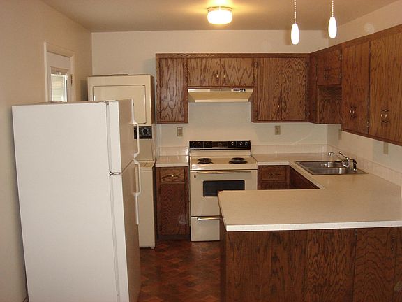3rd image of 1552 Van Buren St APT B