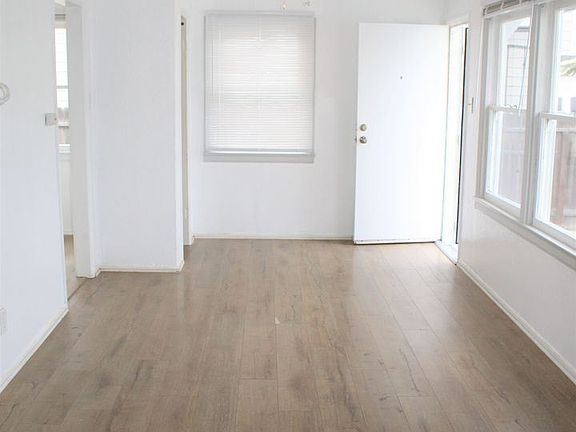 2nd image of 1079 E Santa Clara St #9110153