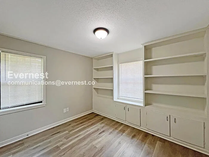 2372 Ashland Dr — Photo 8