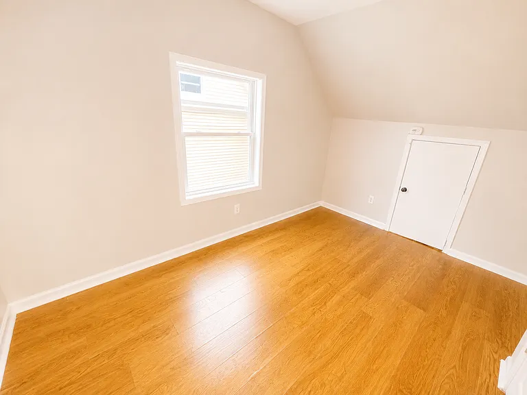 27 Beech St #3 — Photo 11